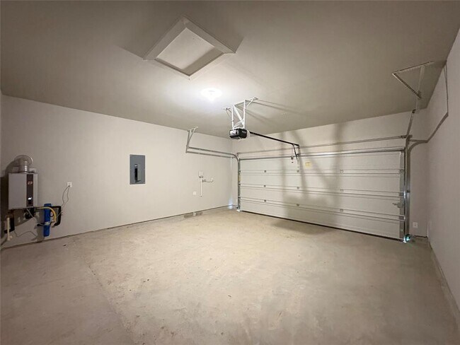 Building Photo - 16817 Harvest Grv Ln