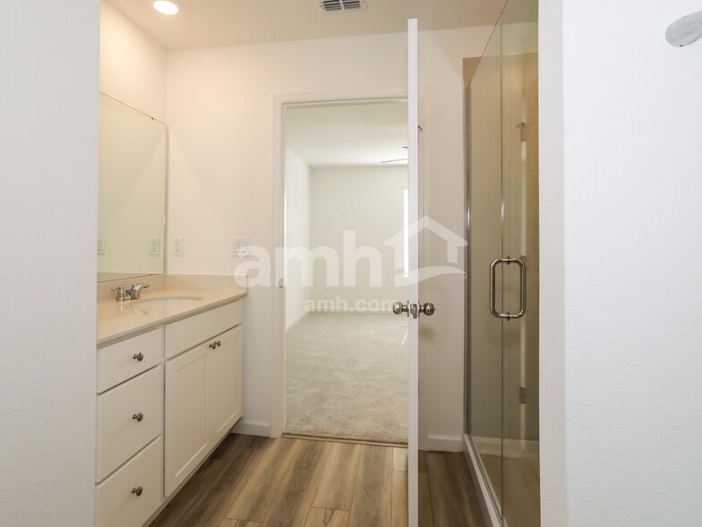 Building Photo - 2965 Grand Finale St