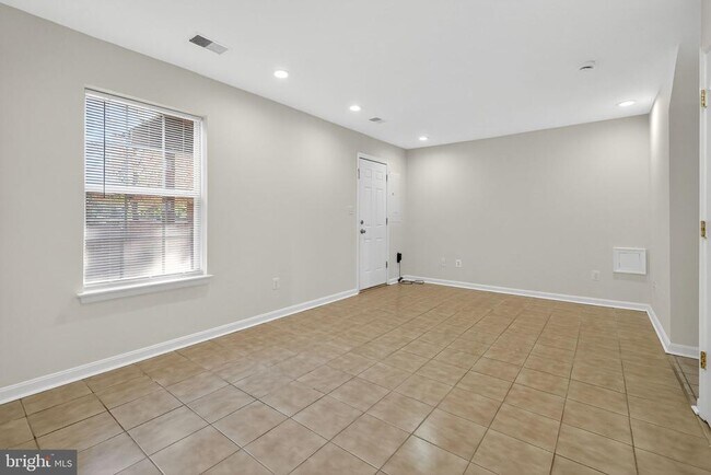 Building Photo - 21748 Kings Crossing Terrace
