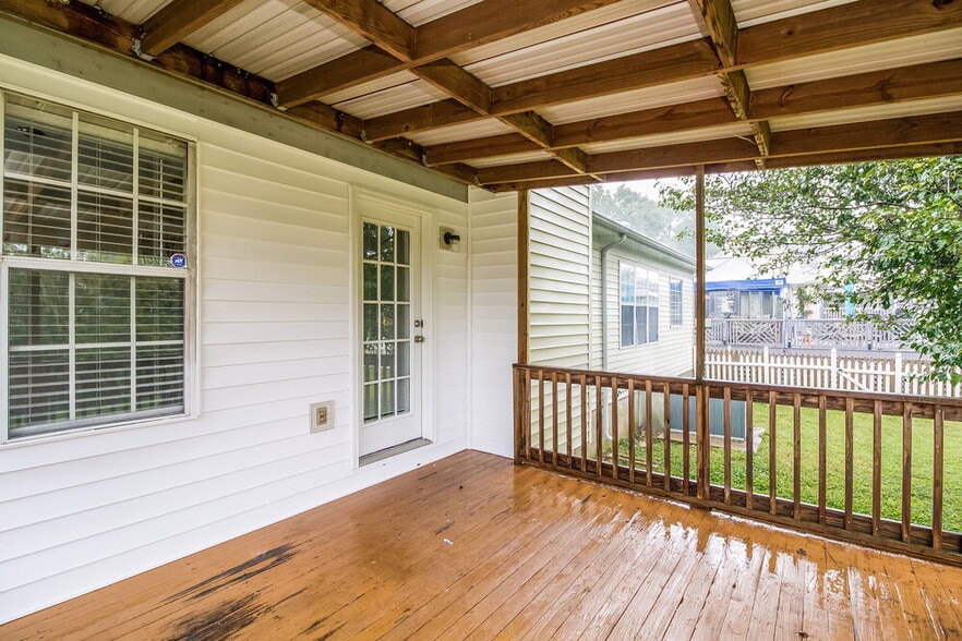 Building Photo - 3540 Calais Cir