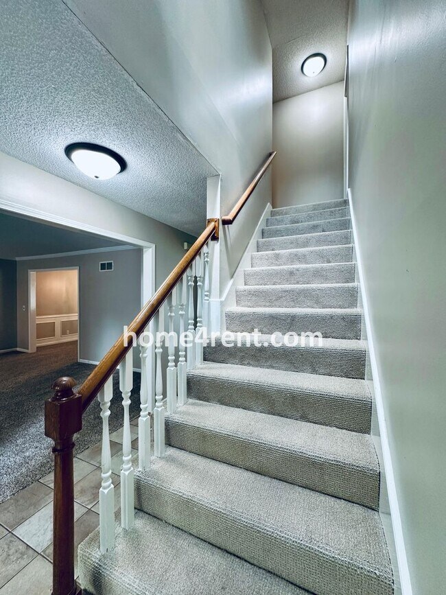 Building Photo - Blue Valley Schools w/ Hardwood Floors and...