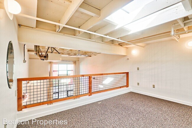 Building Photo - 1000 43rd St
