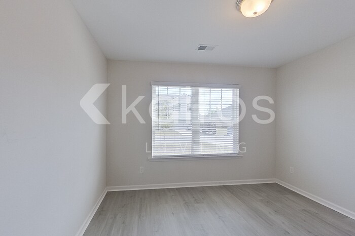 Building Photo - 15 Carrollton Dr