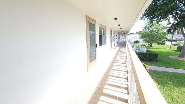Building Photo - 147 Bedford E