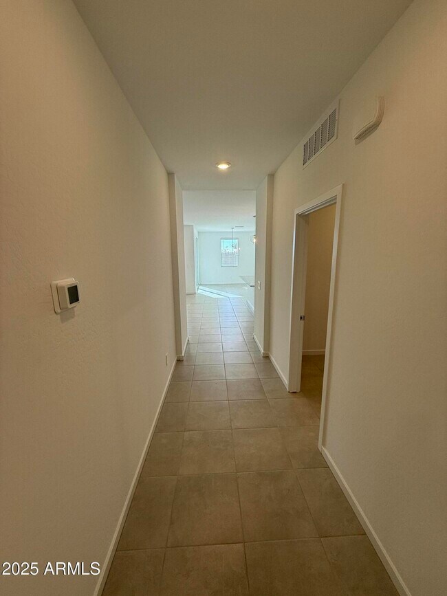 Building Photo - 7433 E Cozy Cottage Ln