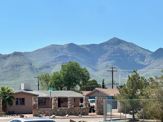 Building Photo - 5208 Blue Ridge Dr
