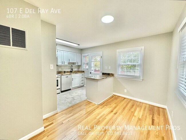 Building Photo - 107 E Del Ray Ave