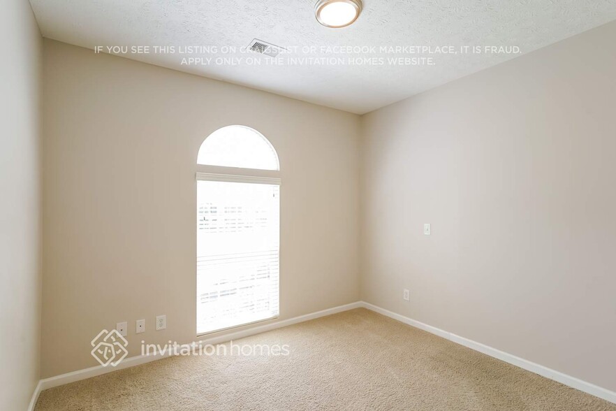 Building Photo - 2201 Oaklawn Ct