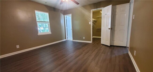 Building Photo - 901 Westland Dr SW