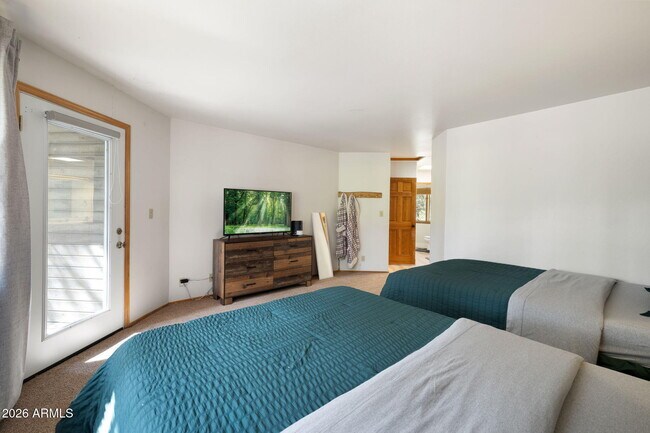 Building Photo - 2145 William Palmer