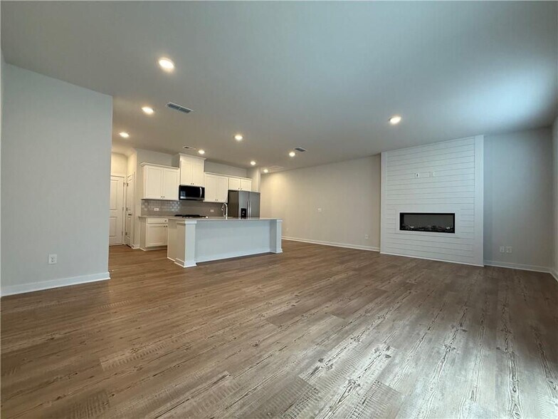 Building Photo - 7309 Mulberry St