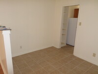 Building Photo - 2 bedroom 1 bath