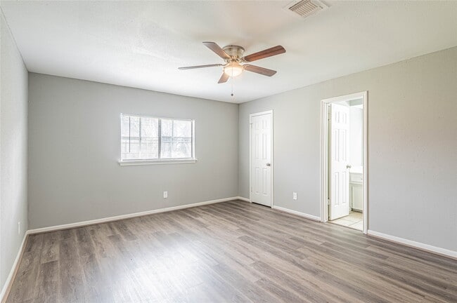 Building Photo - 9462 Fuqua St