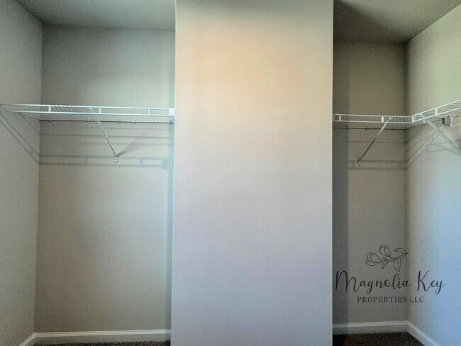 Building Photo - New 3 bed 2.5 bath Townhouse in Forestbrook