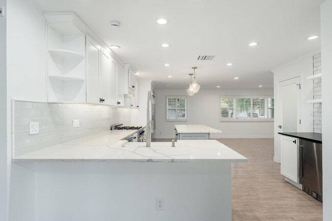 Building Photo - 6709 E Monterosa St