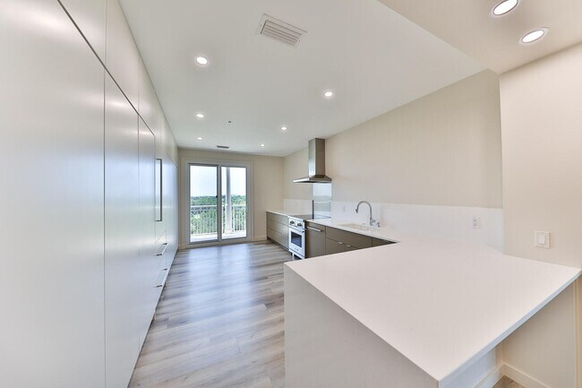 Building Photo - 400 Kelly Plantation Dr