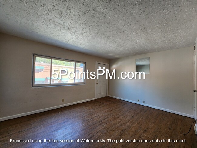Building Photo - 200 Dalepark Dr
