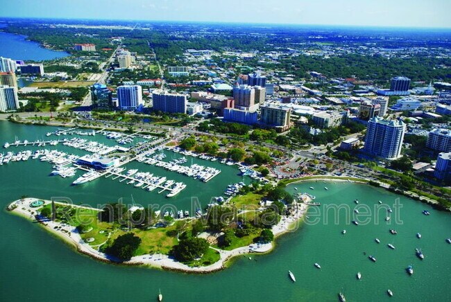 Building Photo - 771 John Ringling Blvd