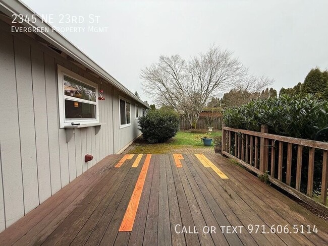 Building Photo - 2345 NE 23rd St