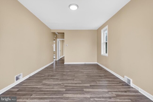 Building Photo - 541 Engard Ave