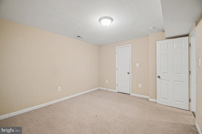 Building Photo - 7409 Lake Dr