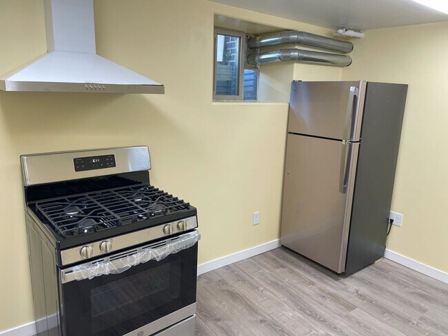 Building Photo - Downing St.