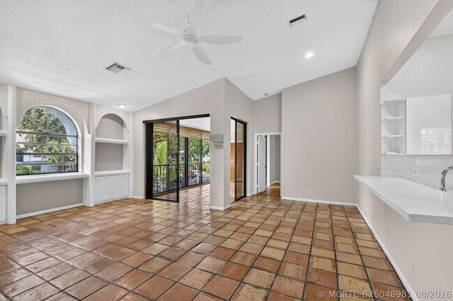 Building Photo - 5451 Verona Dr
