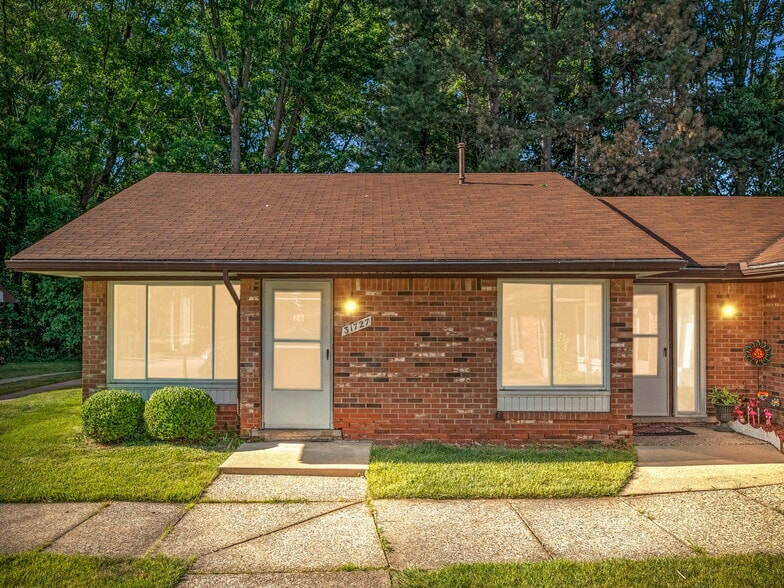 Primary Photo - Masonic Estates