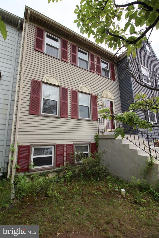 Building Photo - 953 Ferndale Ave