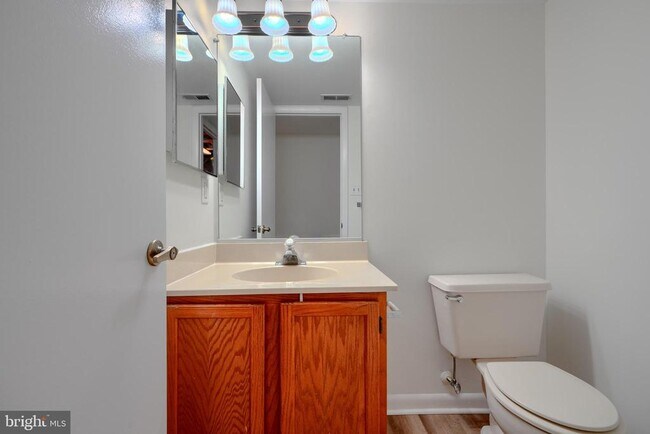 Building Photo - 3409 Howell Ct