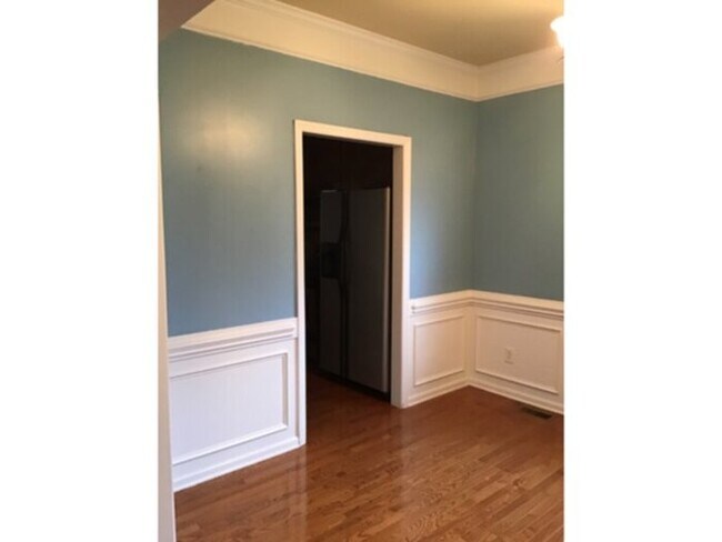 Building Photo - 6142 Tudor Pl
