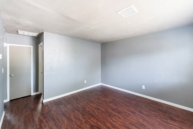 Building Photo - 3737 E 27th Pl