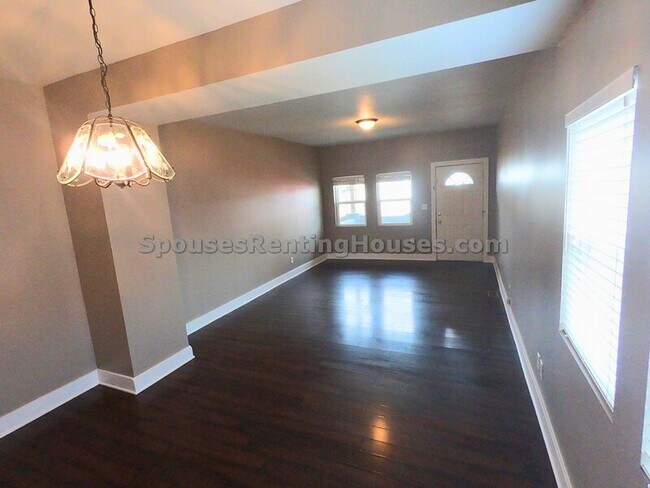 Building Photo - 1402-1404 Charles Street - 1404