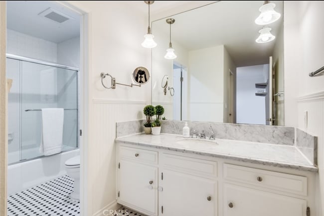 Building Photo - 29600 Island View Dr