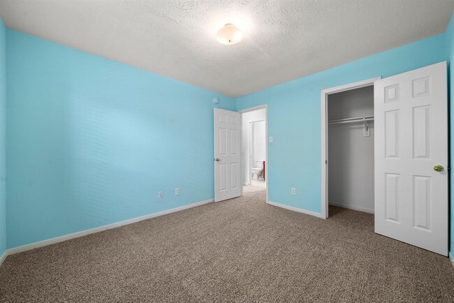 Building Photo - 16627 Sperry Gardens Dr