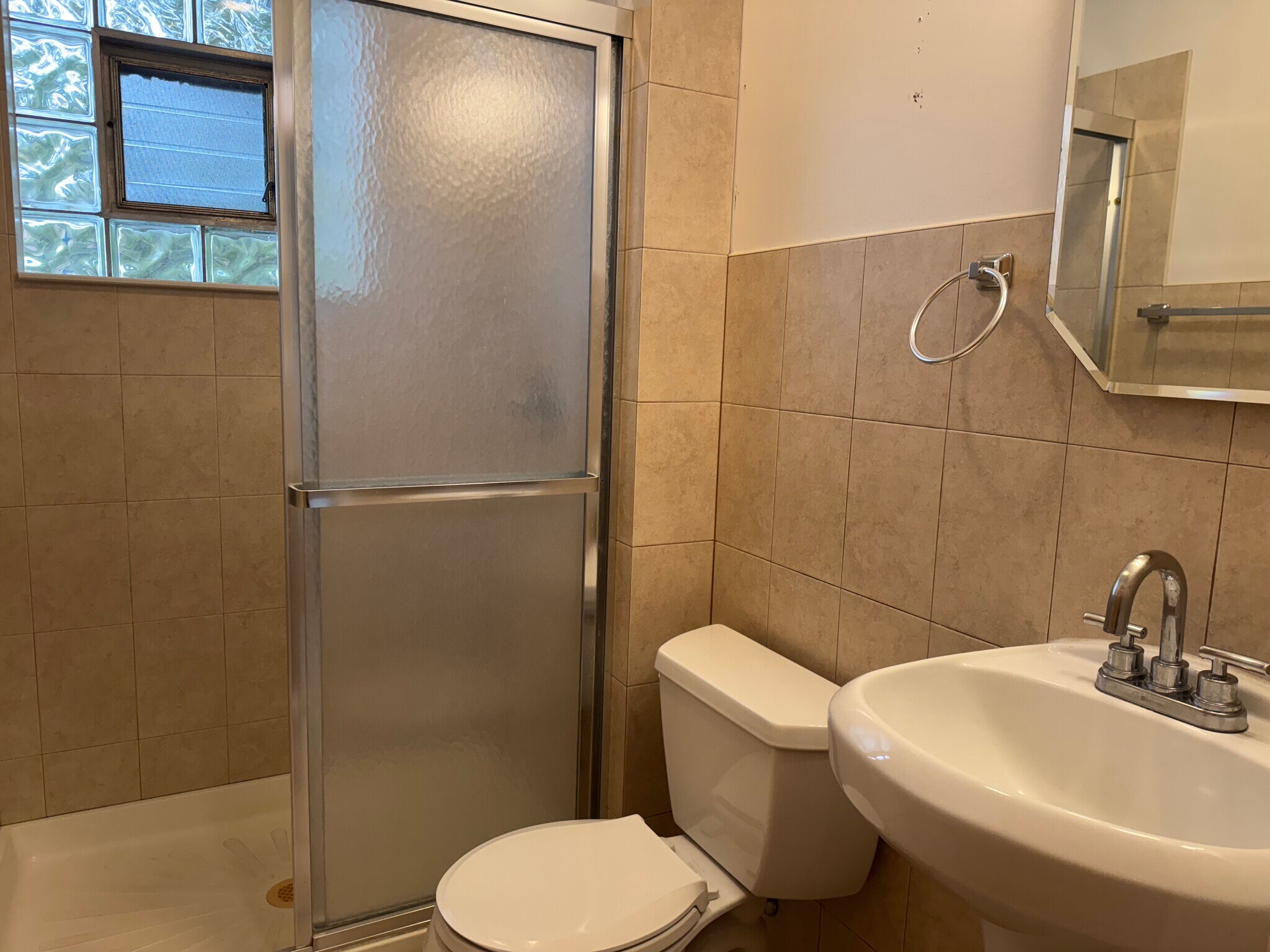 Building Photo - 3311 W Pratt Ave