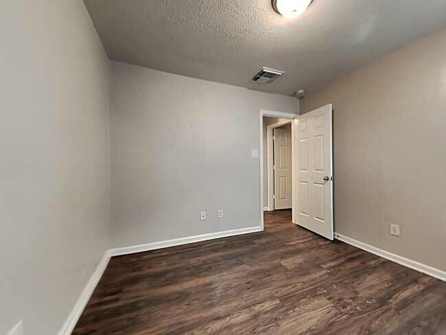 Building Photo - 9010 York Hollow Ln
