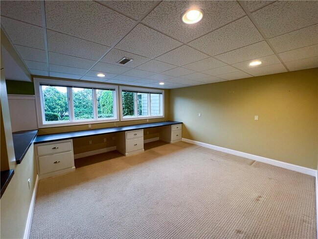 Building Photo - 39 Eagle Dr