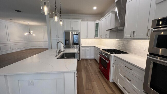 Building Photo - 104 NW Pleasant Grove Way