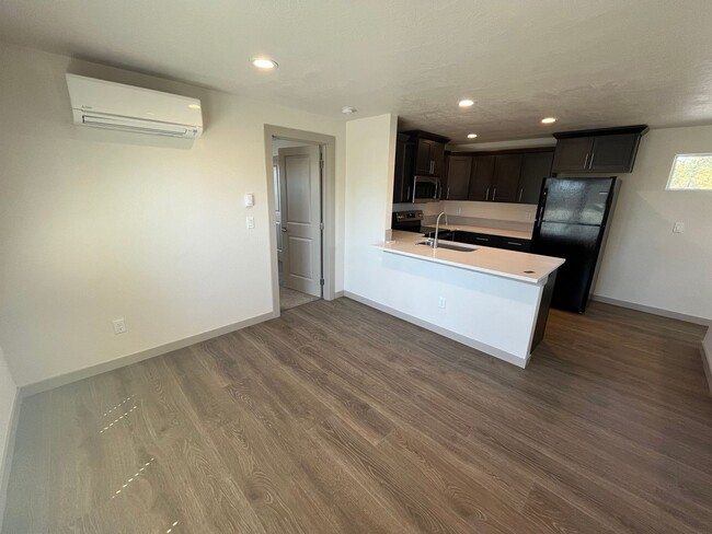 Building Photo - 1 Bed/1 Bath ADU on Bend's Eastside - Cessna Drive