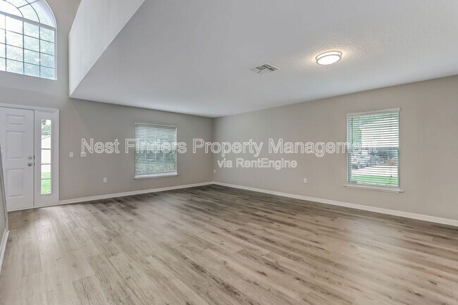 Building Photo - 172 King Arthur Ct