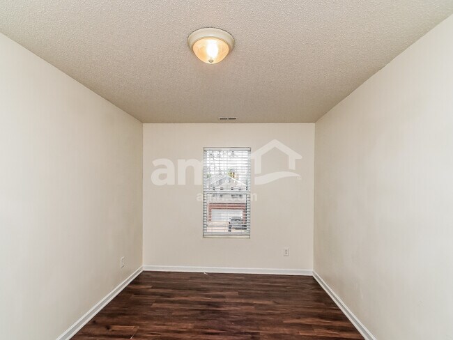 Building Photo - 1212 Whitman Dr