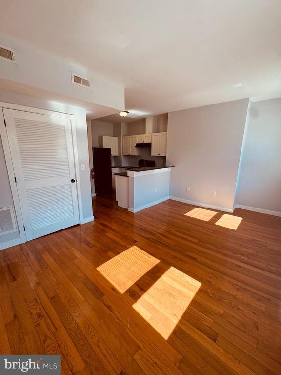 Building Photo - 221 Market St