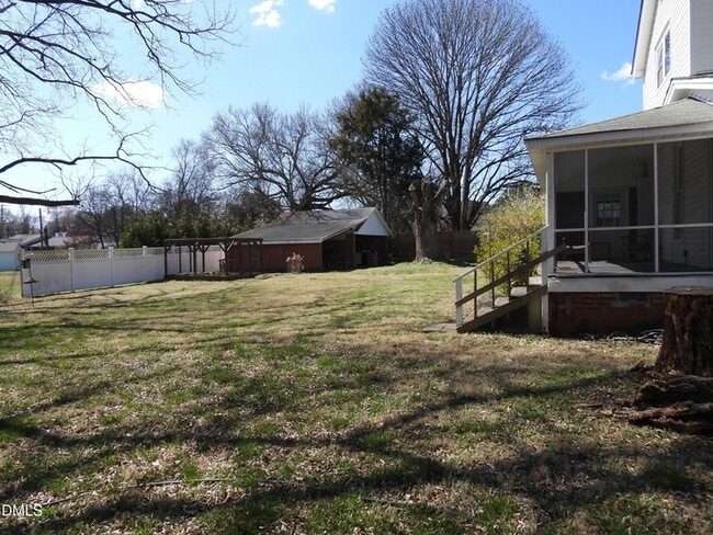 Building Photo - 483 W Salisbury St