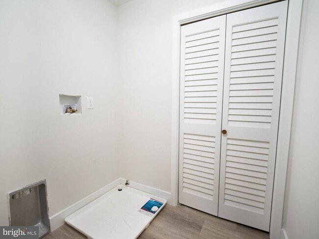 Building Photo - 303 Fountain St