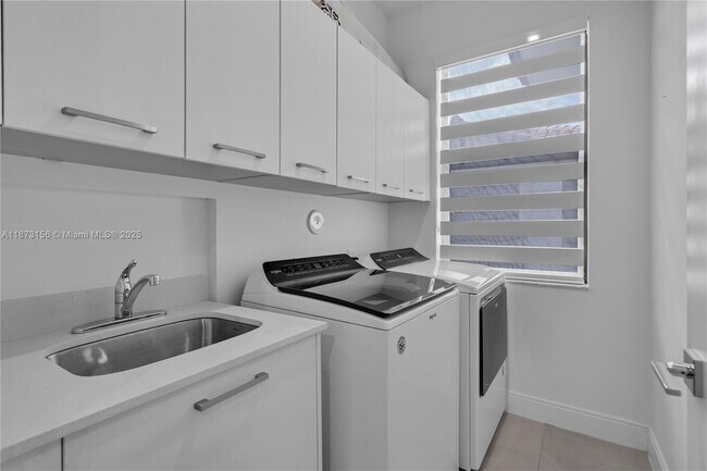 Building Photo - 8229 NW 44th St
