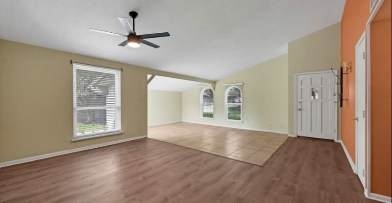 Building Photo - 2239 Fairgreen Dr