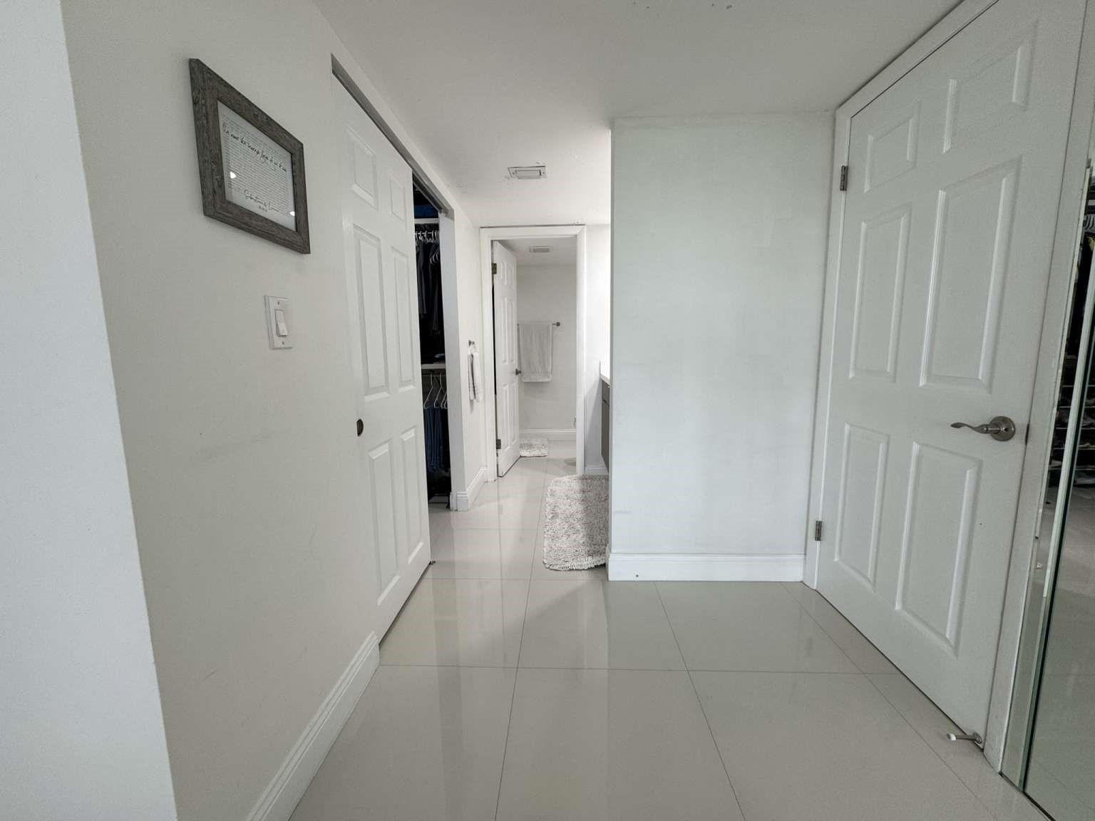 Building Photo - 1915 Brickell Ave