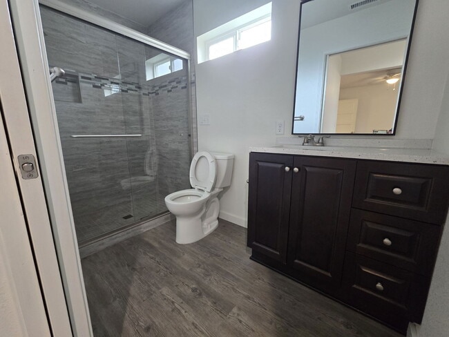 Building Photo - 323 Branton St