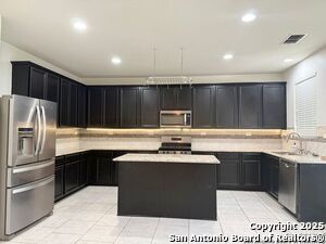 Building Photo - 1454 Kedros